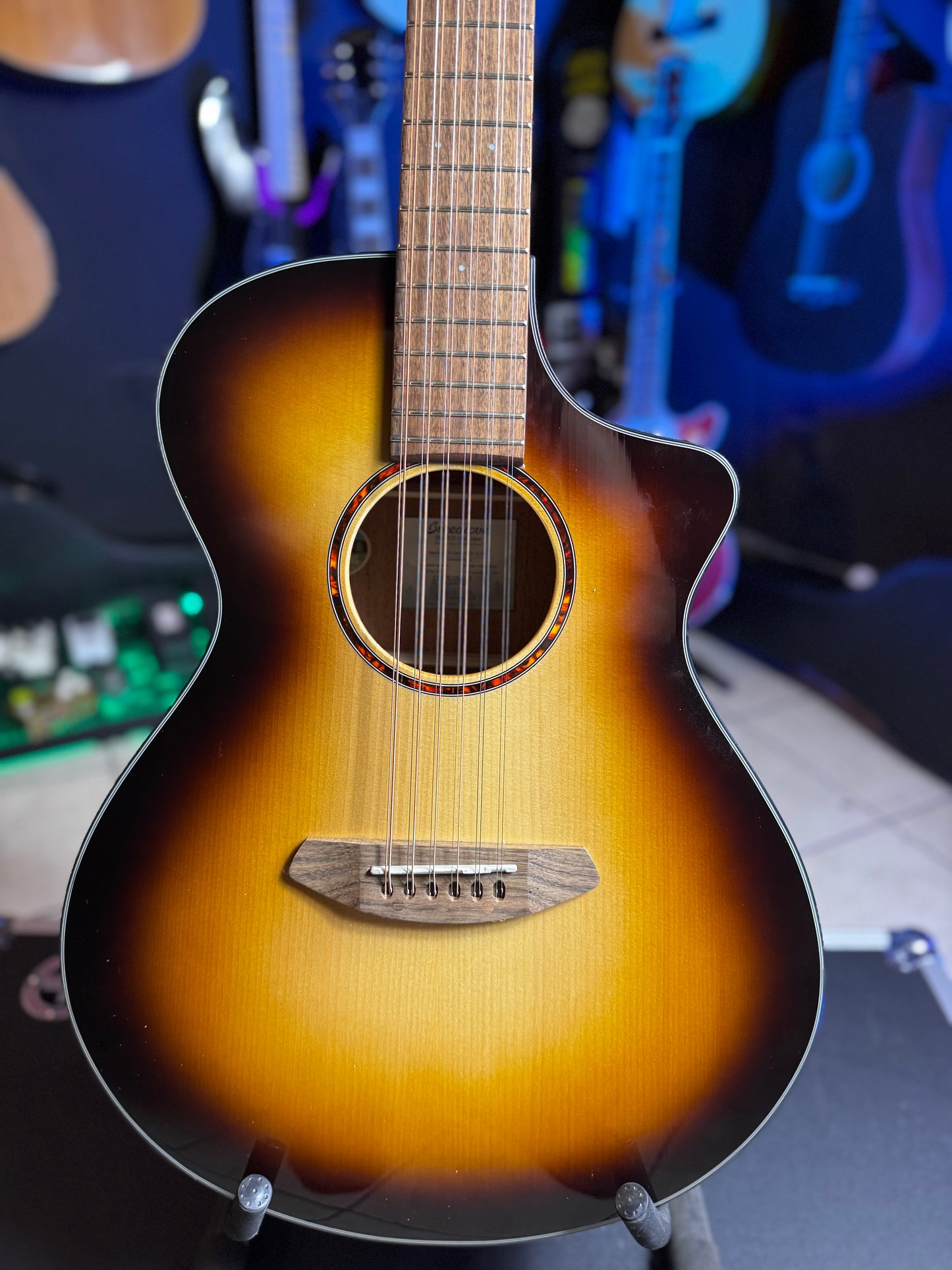Guitarra Acústica de 12 Cuerdas Breedlove Paradise Sunburst