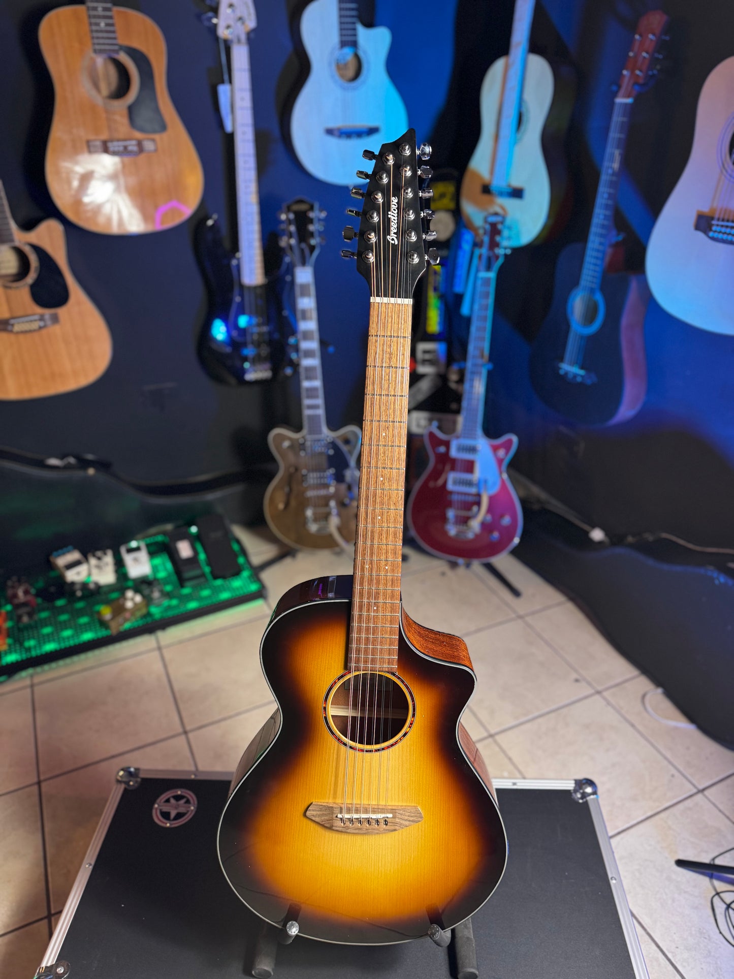 Guitarra Electroacústica de 12 Cuerdas Breedlove Paradise Sunburst