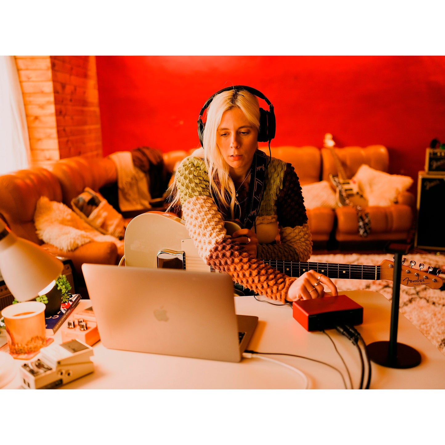 Interfaz de Audio Focusrite Scarlett Solo USB-C 4ª Gen para Grabación Estudio Portátil