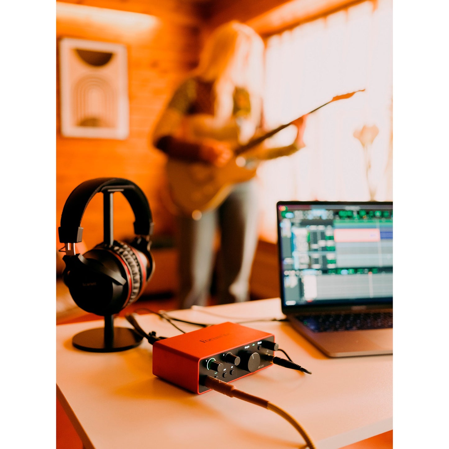 Interfaz de Audio Focusrite Scarlett Solo USB-C 4ª Gen para Grabación Estudio Portátil