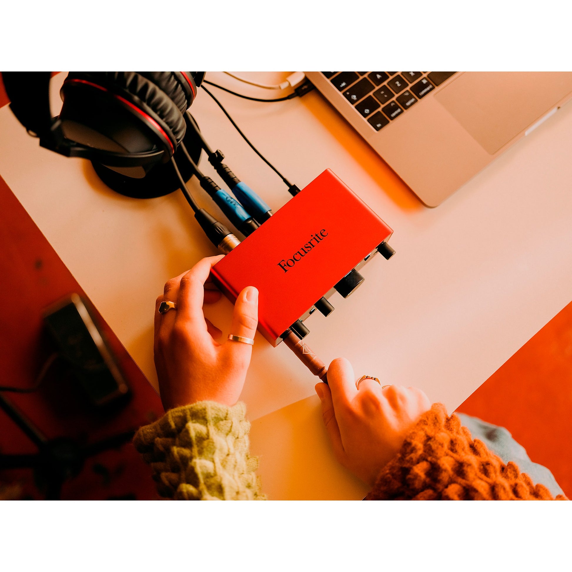 Interfaz de Audio Focusrite Scarlett Solo USB-C 4ª Gen para Grabación Estudio Portátil