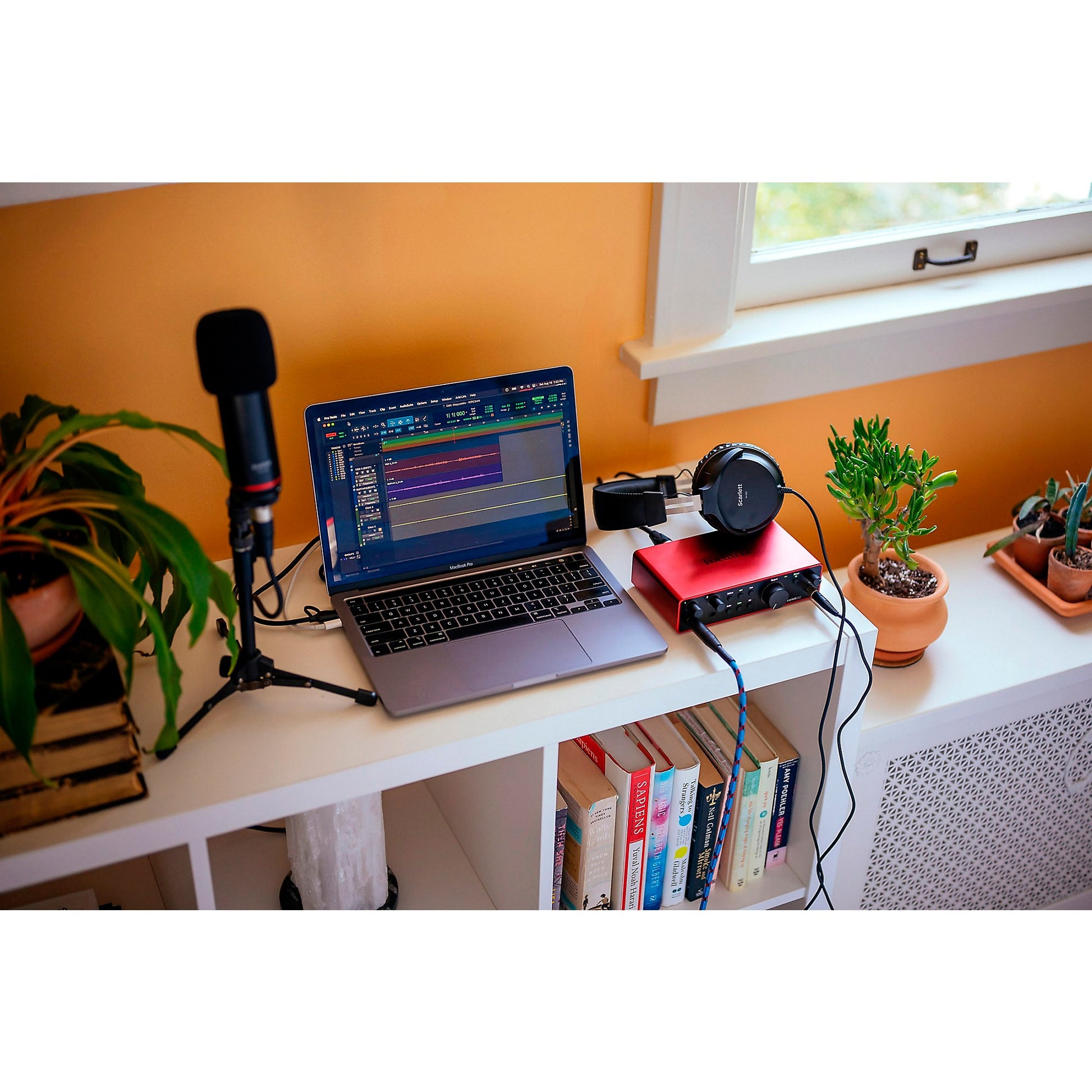 Focusrite Scarlett 2i2 USB-C Interfaz de Audio 4ª Gen Profesional para Estudio