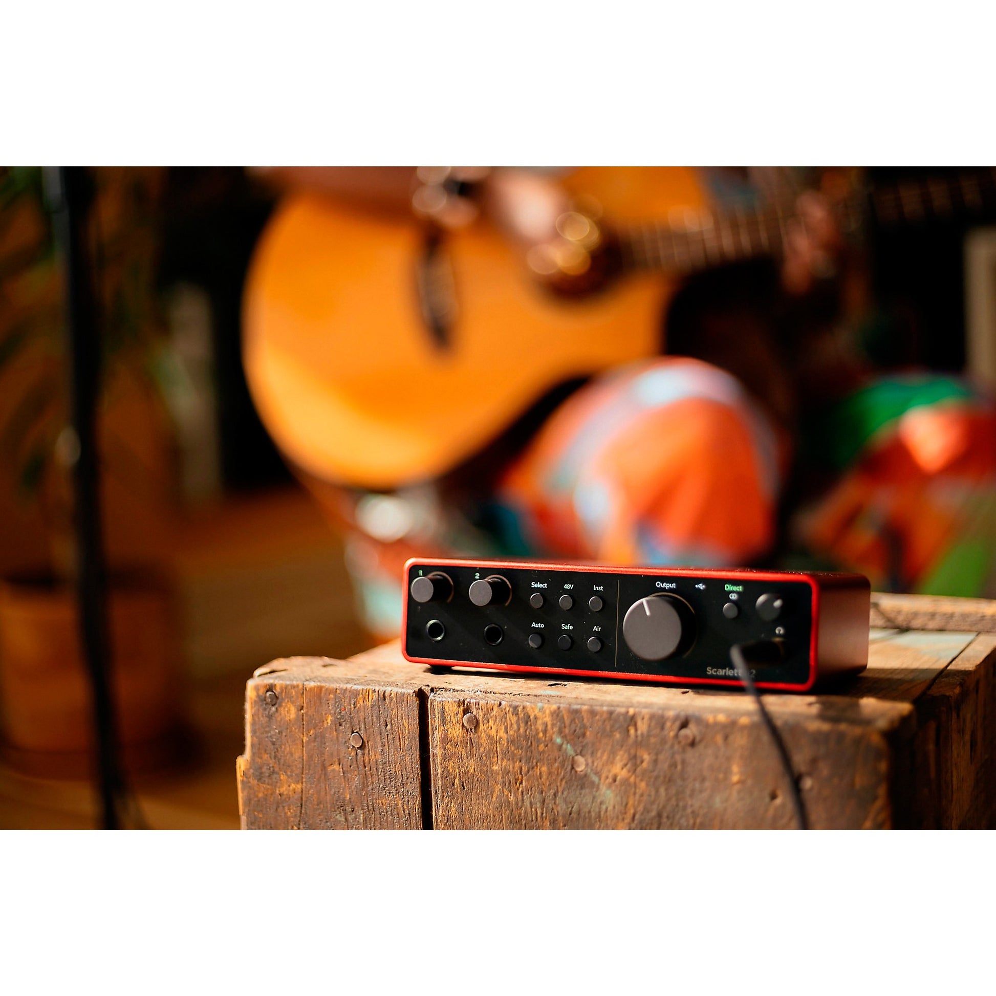 Focusrite Scarlett 2i2 USB-C Interfaz de Audio 4ª Gen Profesional para Estudio